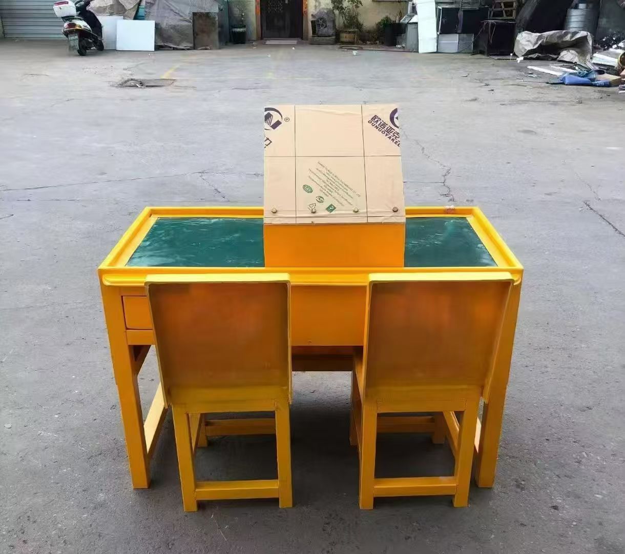 松滋防静电导通桌井下煤矿火工品发放桌：危险品流转的安全守护者